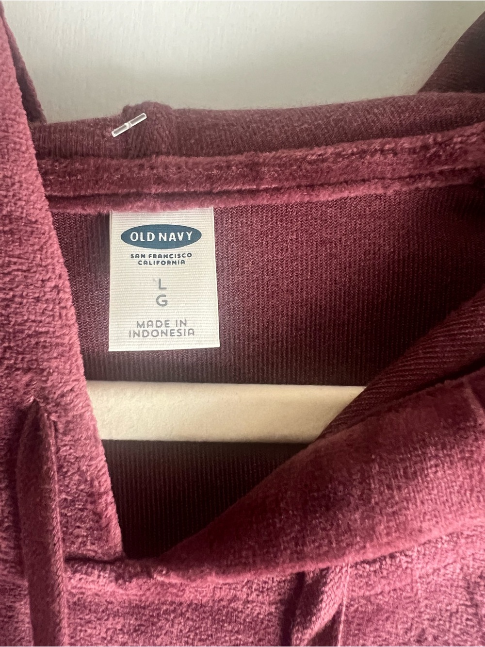 Old Navy Women's Burgundy Velour Hoodie - Picture 3 of 11